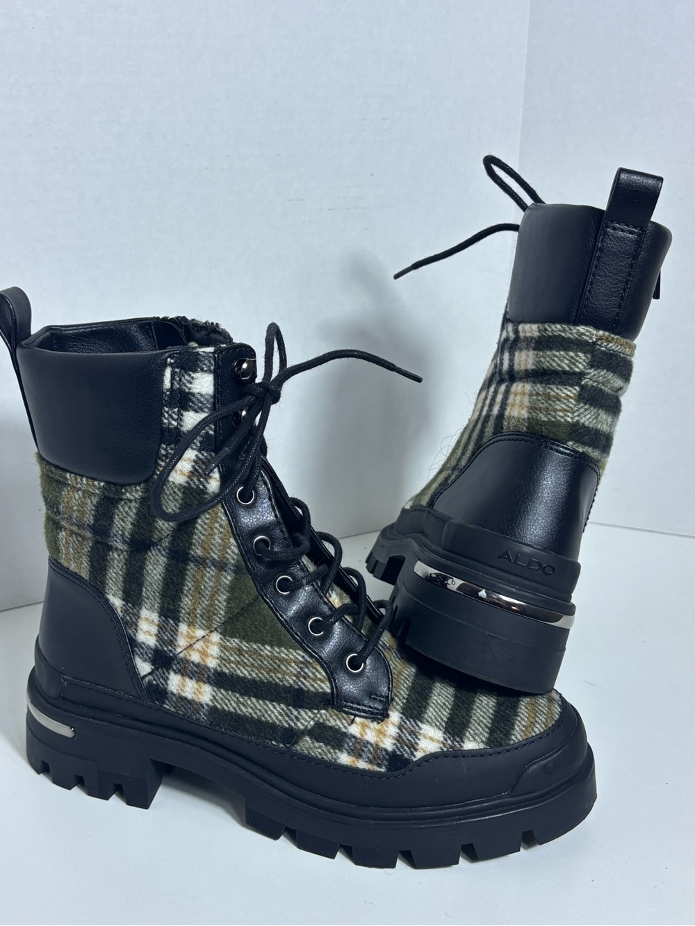 ALDO Yuclya Combat Boot Womens Green/White Plaid Faux Leather Chunky Sole Sz 7